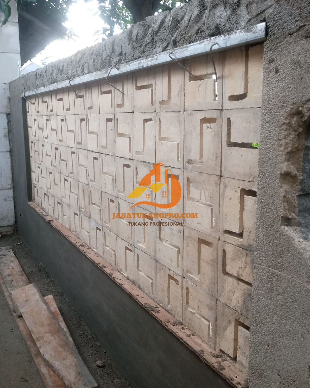 Tukang bangunan proyek pembuatan pagar tembok & besi aesthetic daerah Cakung Jakarta Timur