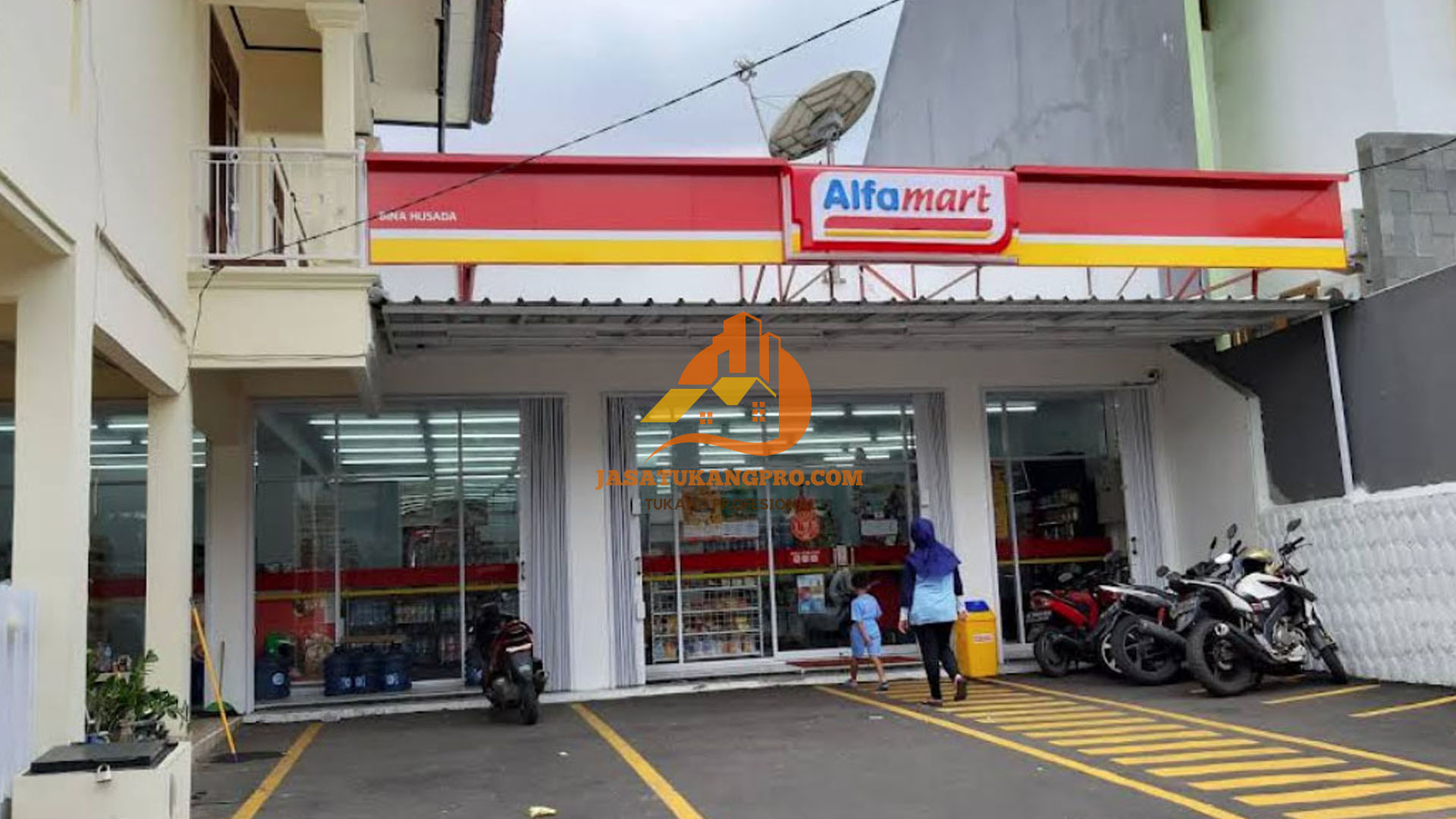 Tukang bangunan renovasi bocoran ruko Sunter, Tanjung Priok, Jakarta Utara