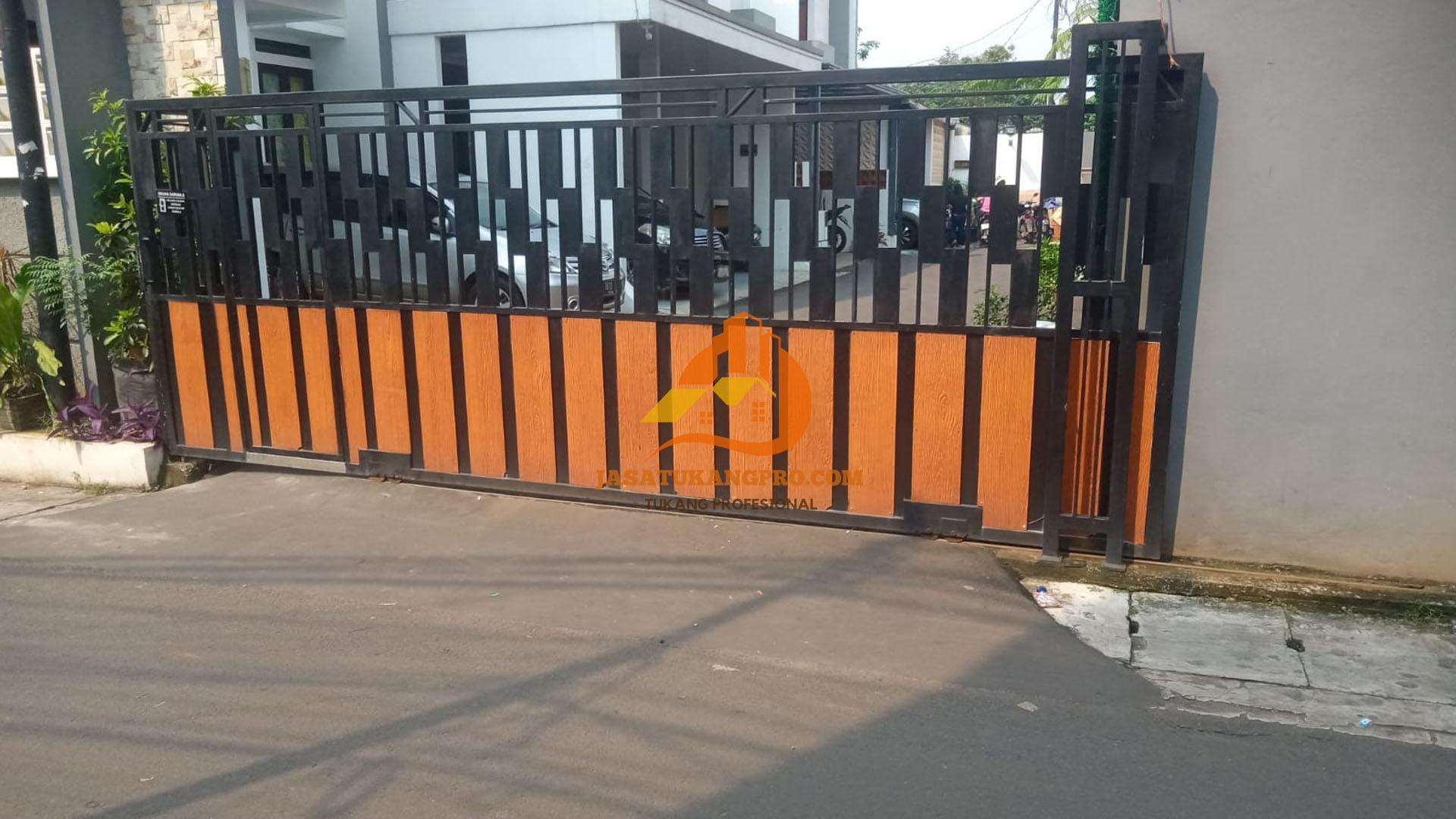 Tukang Las / Bengkel Las Cipayung Jakarta Timur Bikin Gerbang Pagar Modern