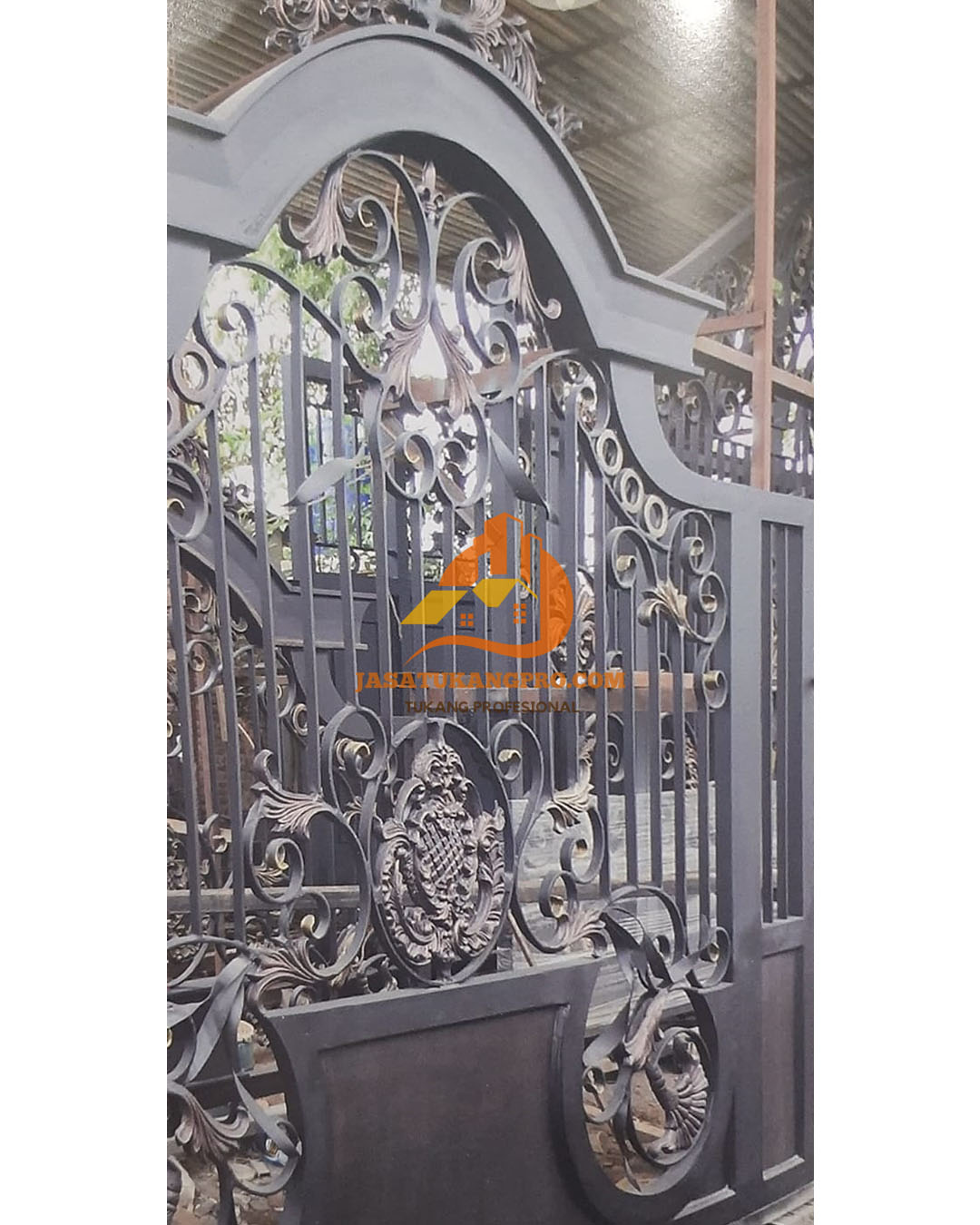 Tukang Jakarta Selatan Bikin Pagar Besi Tempa Alferon Klasik Mewah