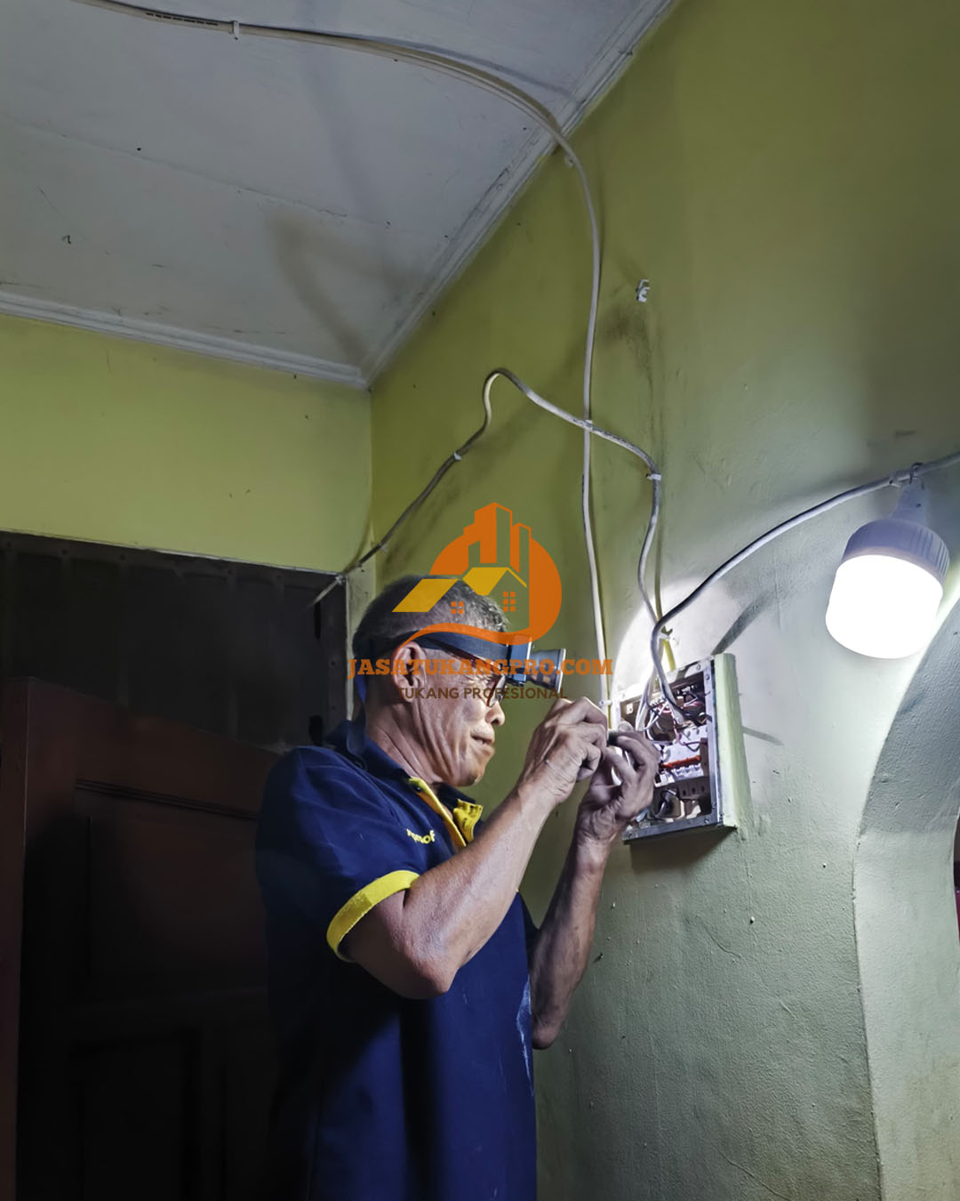 Jasa Tukang Listrik Bekasi Jatibening Perbaikan MCB Korsleting Listrik