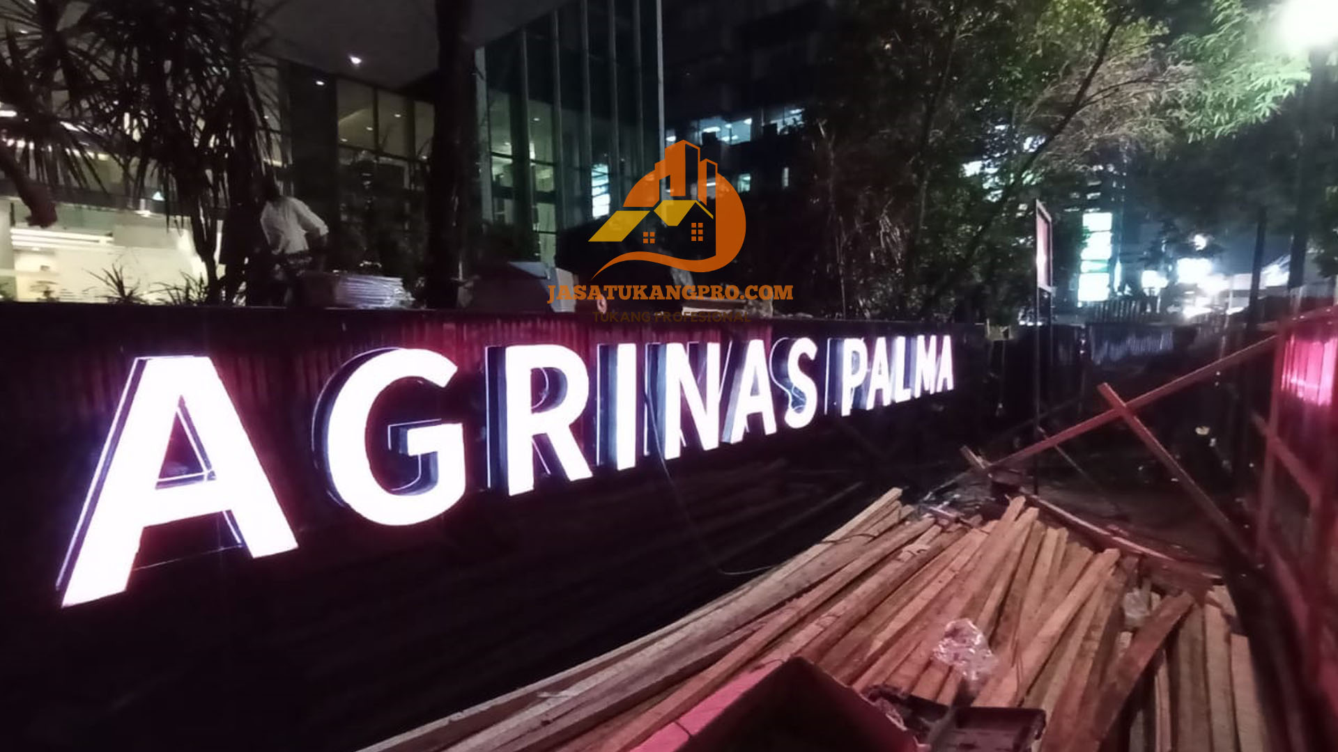 Jasa Huruf Timbul Stainless & Akrilik, Neon Sign Jakarta / Jabodetabek