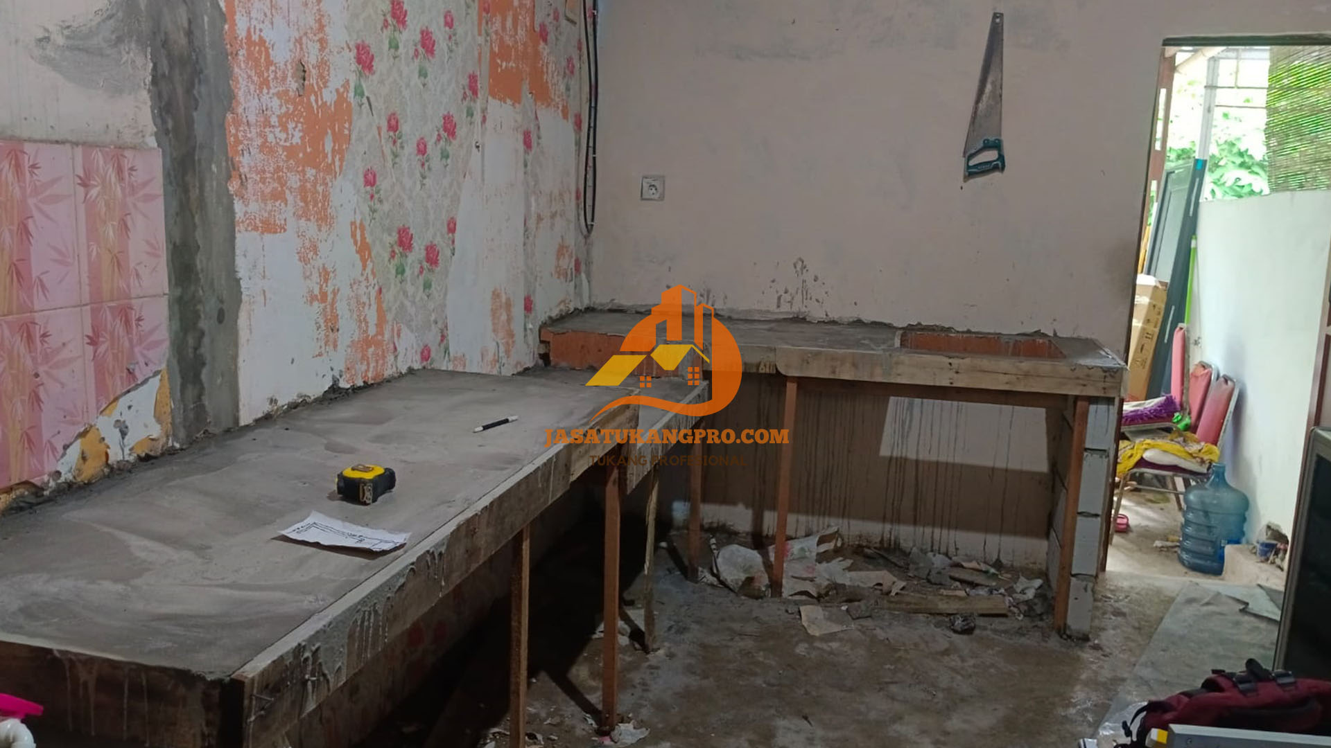 Tukang pasang keramik Talang Sari Samarinda Kaltim pasang keramik lantai dapur