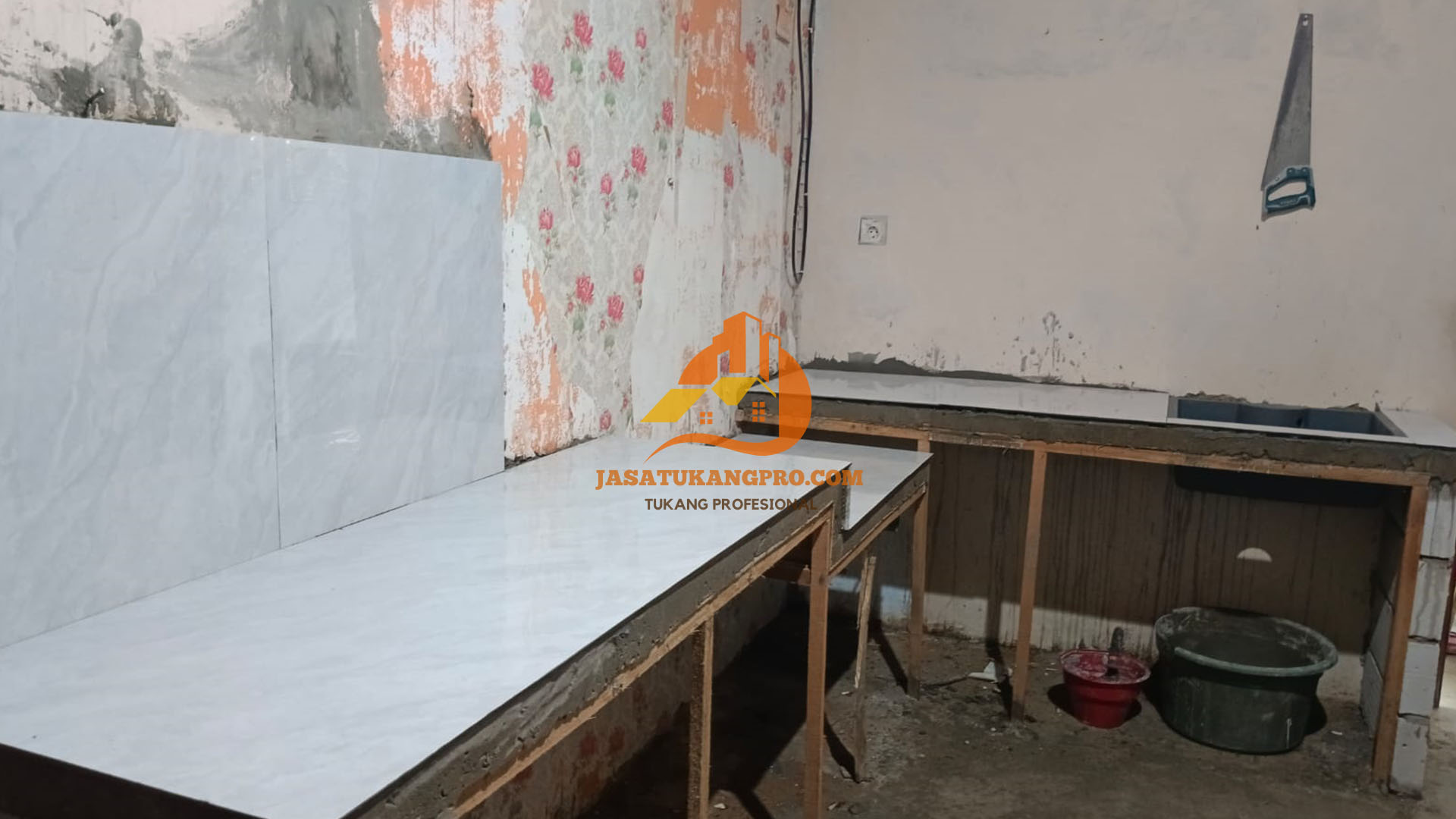 Tukang pasang keramik Samarinda Kaltim pasang keramik dinding dapur