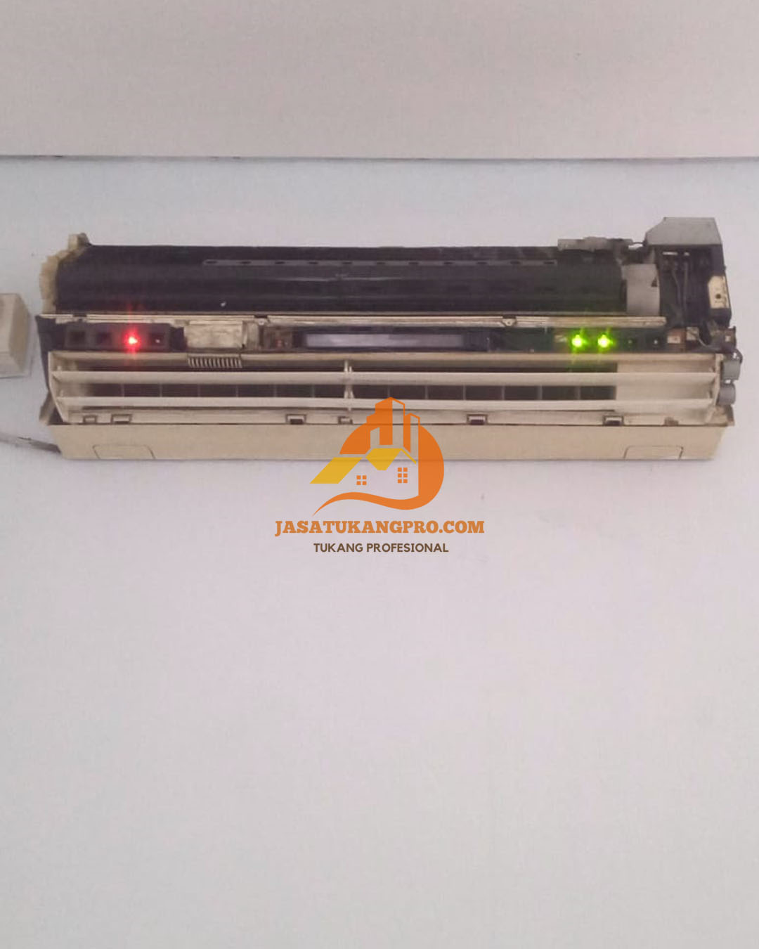 Tukang servis AC Bekasi, Kemang Pratama & Summarecon Bekasi, melakukan cuci AC